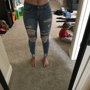A&E distressed jeans NWOT